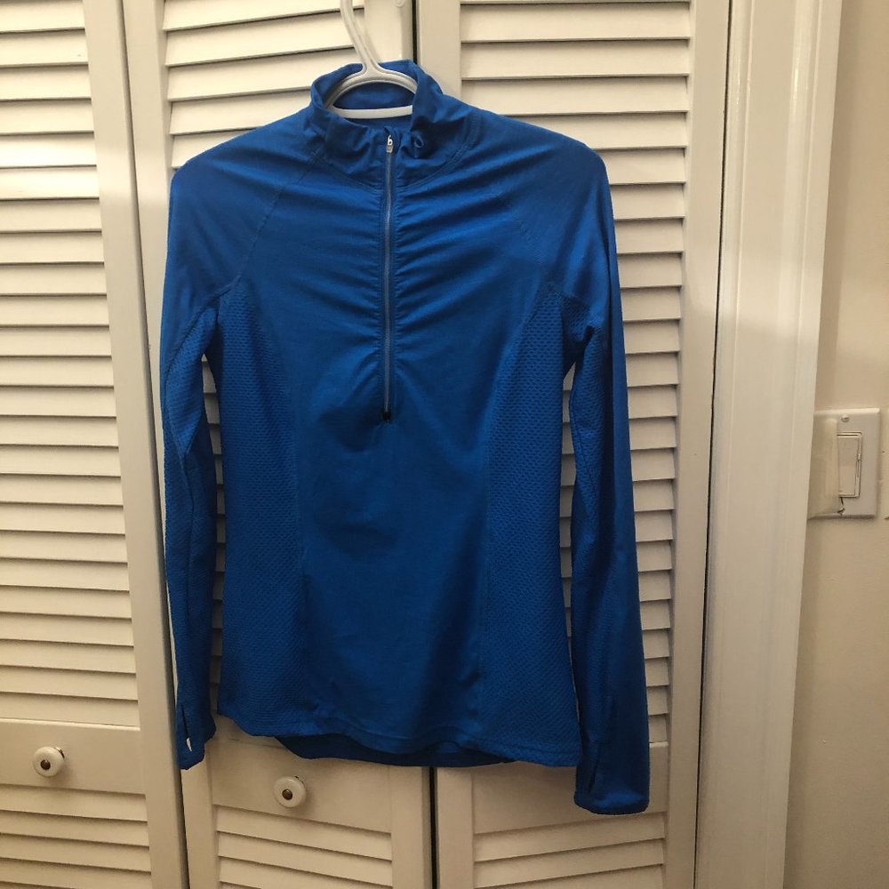 Athleta women active long sleeve Piccolo training